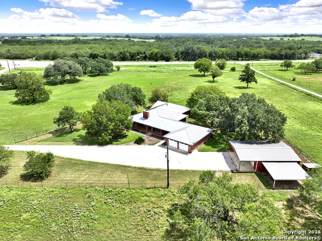 Listing photo id 3 for 101 Ranch