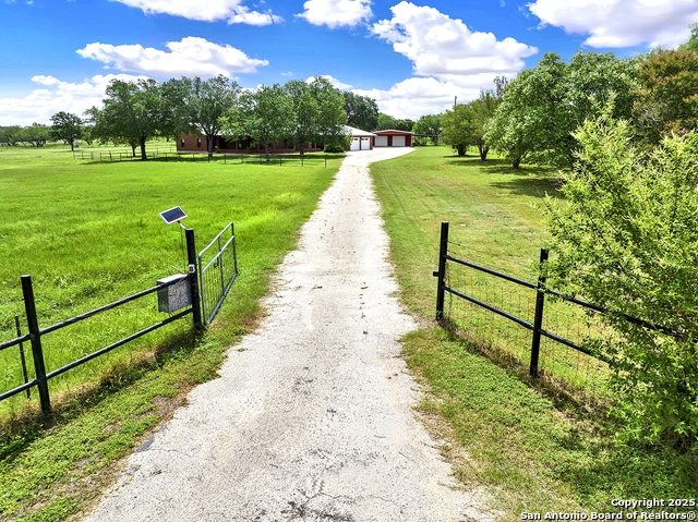 Listing photo id 5 for 101 Ranch