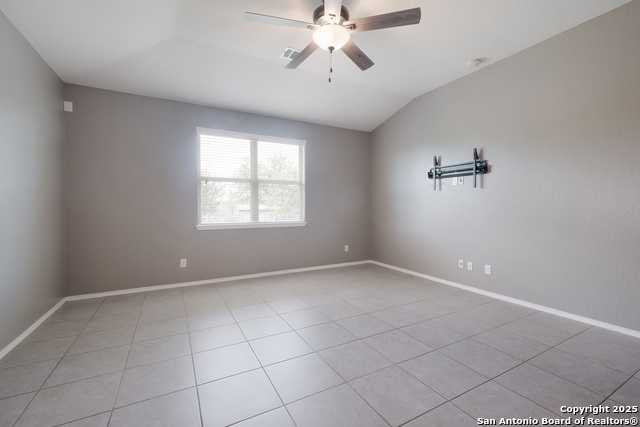 Image 14 of 35 For 213 Stoeger Dr