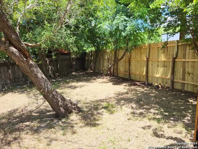 Image 21 of 32 For 201 Downshire Dr