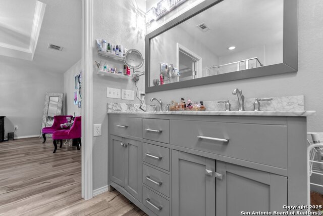 Image 15 of 25 For 3807 Tuscan Winter