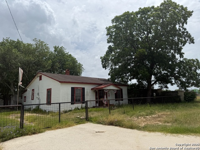 Listing photo id 0 for 16874 Lookout