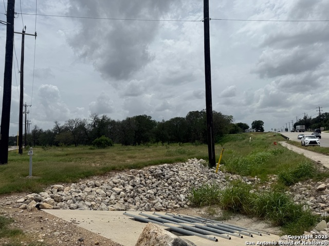 Listing photo id 7 for 16874 Lookout