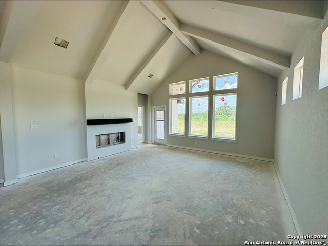 Listing photo id 0 for 409 Sawtooth Oak