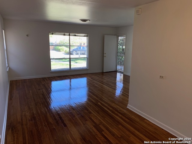 Image 3 of 12 For 222 Lullwood Ave #220 E 220
