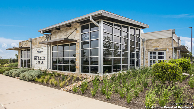 Image 28 of 36 For 647 Fluted Shoals