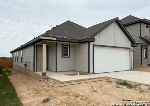 Image 3 of 32 For 8810 Black Oak Drive