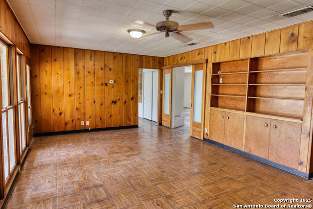 Image 14 of 37 For 728 Getty St. N