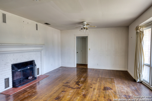 Image 4 of 37 For 728 Getty St. N