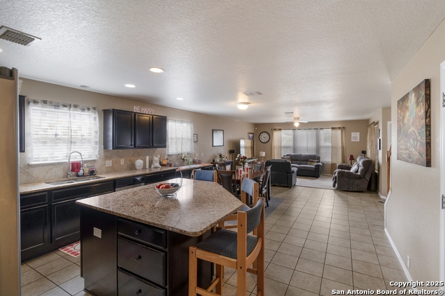 Listing photo id 2 for 10917 Charreada