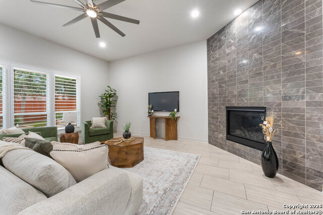 Image 15 of 55 For 14307 Hill Prince St
