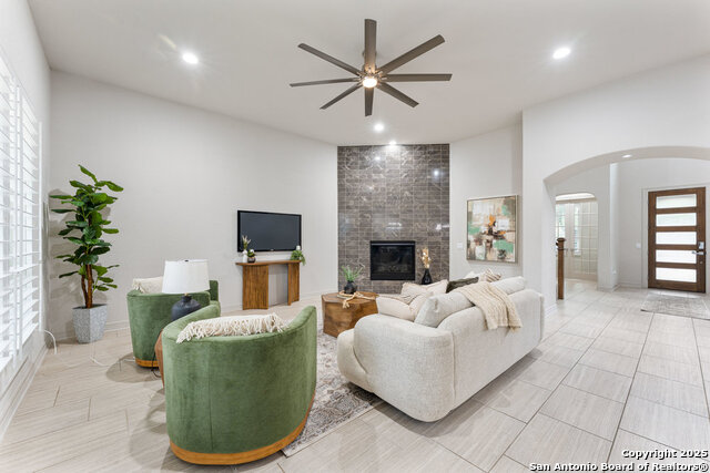Image 16 of 55 For 14307 Hill Prince St