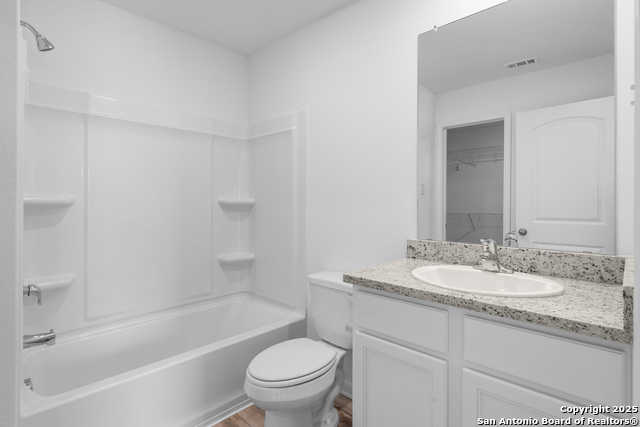 Listing photo id 12 for 11530 Woodpecker Drive