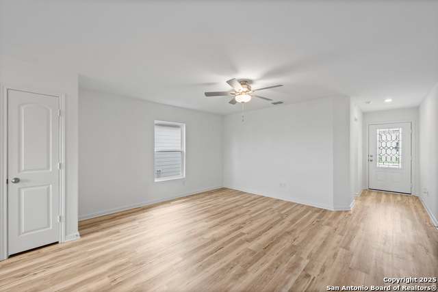 Listing photo id 3 for 11530 Woodpecker Drive