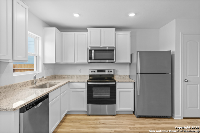 Listing photo id 7 for 11530 Woodpecker Drive