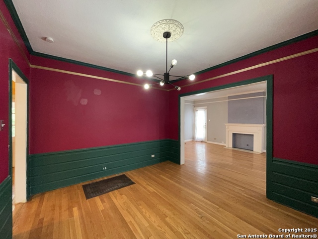 Image 12 of 44 For 2239 Mistletoe Ave W