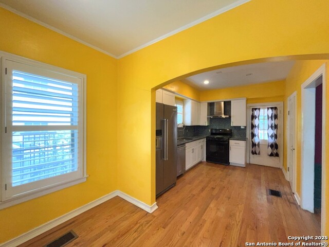 Image 14 of 44 For 2239 Mistletoe Ave W