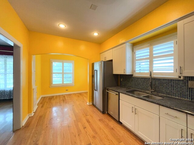 Image 17 of 44 For 2239 Mistletoe Ave W
