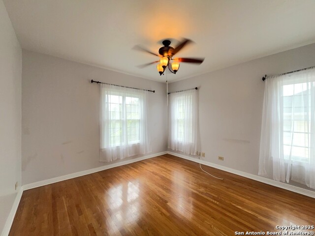 Image 22 of 44 For 2239 Mistletoe Ave W