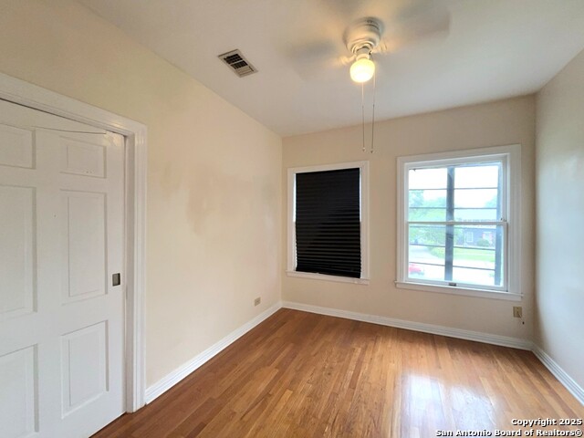 Image 30 of 44 For 2239 Mistletoe Ave W