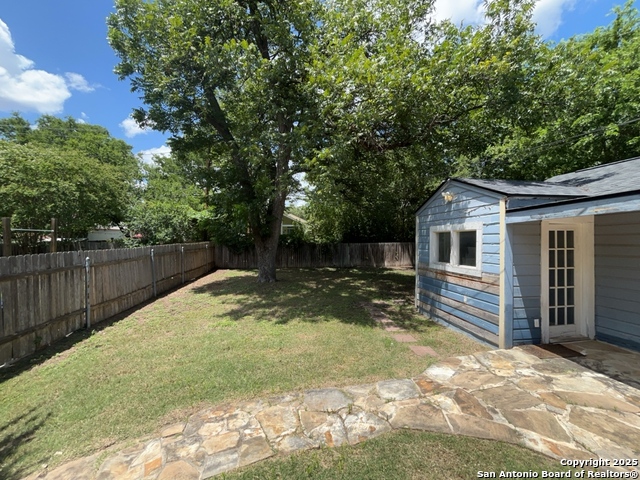 Image 36 of 44 For 2239 Mistletoe Ave W