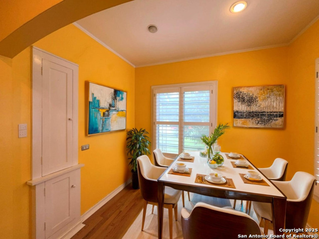 Image 4 of 44 For 2239 Mistletoe Ave W