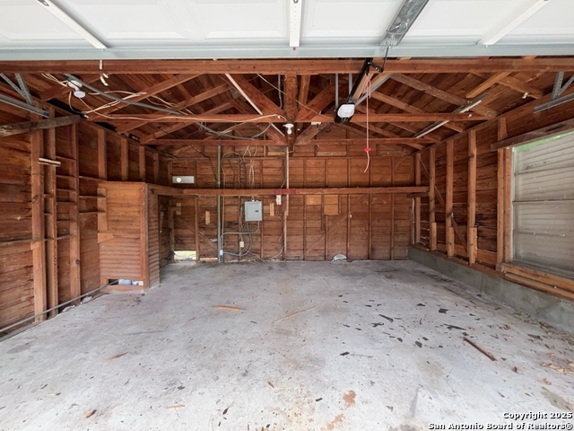 Image 40 of 44 For 2239 Mistletoe Ave W