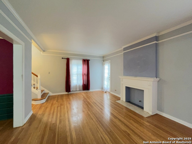 Image 9 of 44 For 2239 Mistletoe Ave W