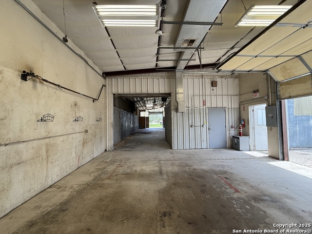 Listing photo id 8 for 105 Center St S Suite B