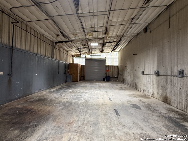 Listing photo id 10 for 105 Center St S Suite B