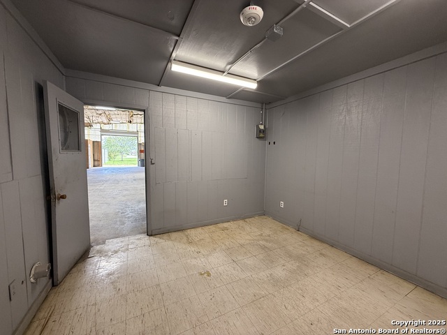 Listing photo id 15 for 105 Center St S Suite B