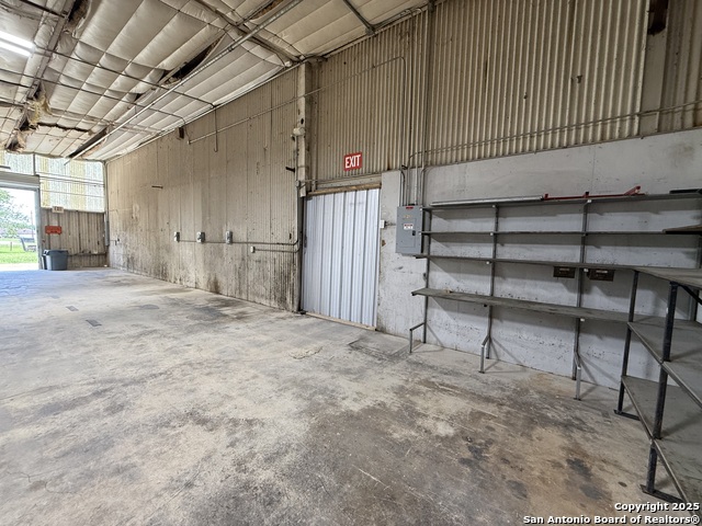 Listing photo id 18 for 105 Center St S Suite B