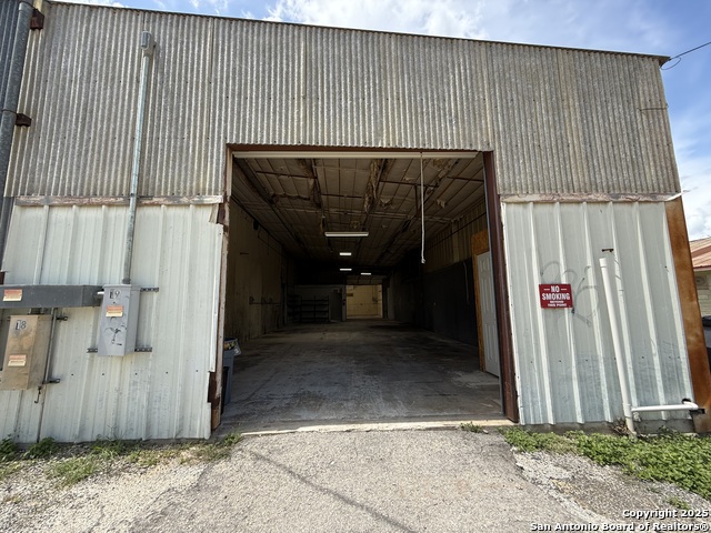 Listing photo id 24 for 105 Center St S Suite B