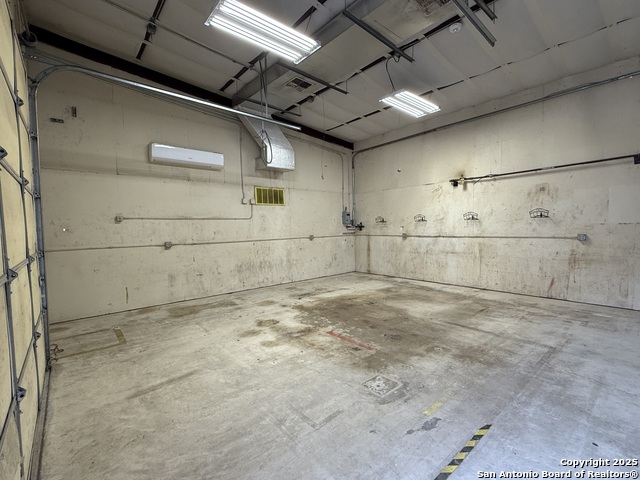 Listing photo id 4 for 105 Center St S Suite B