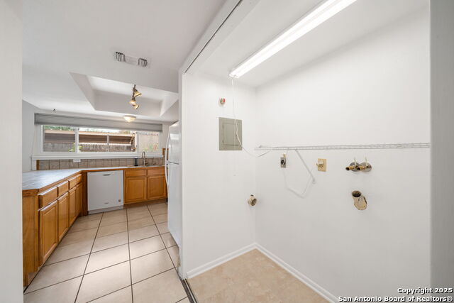 Listing photo id 14 for 6659 Crown Ridge 6659