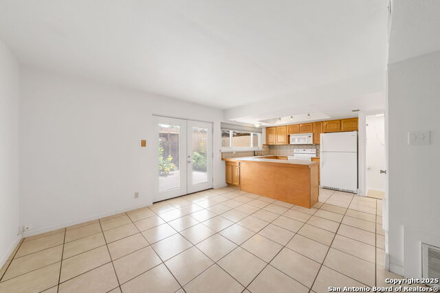 Listing photo id 15 for 6659 Crown Ridge 6659