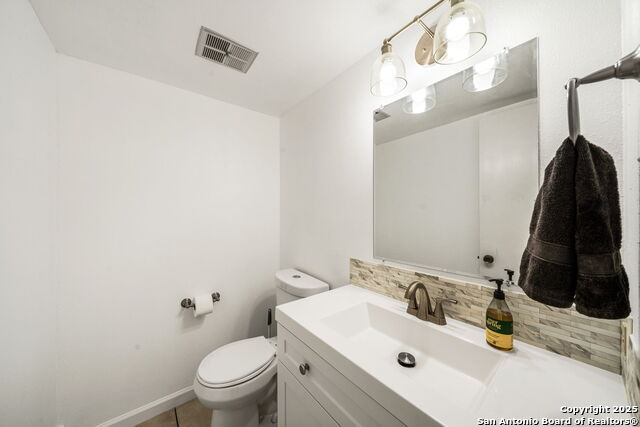 Listing photo id 17 for 6659 Crown Ridge 6659