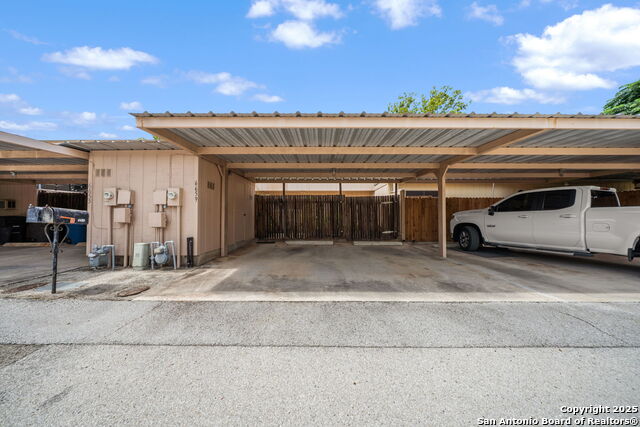 Listing photo id 35 for 6659 Crown Ridge 6659