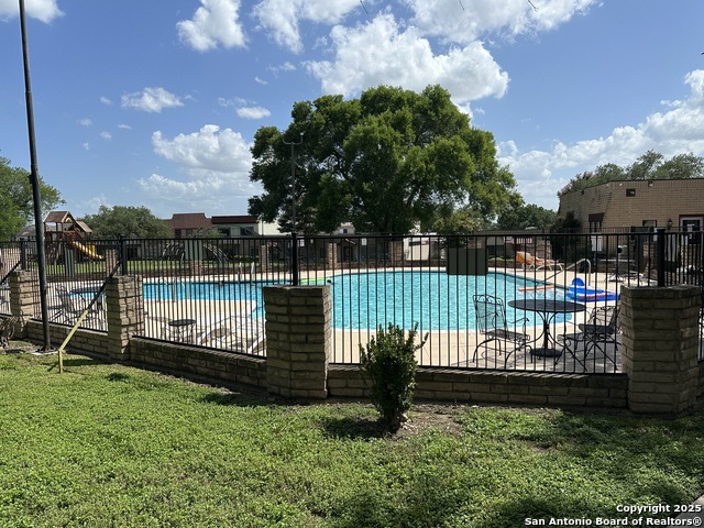 Listing photo id 38 for 6659 Crown Ridge 6659