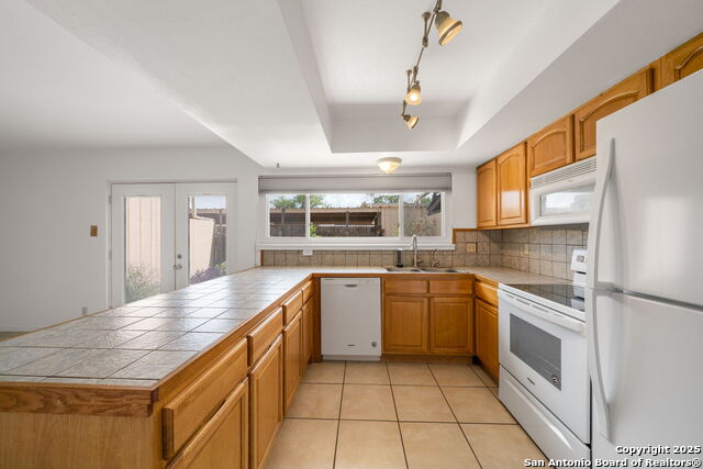 Listing photo id 3 for 6659 Crown Ridge 6659