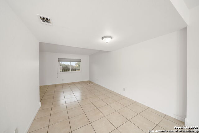 Listing photo id 5 for 6659 Crown Ridge 6659