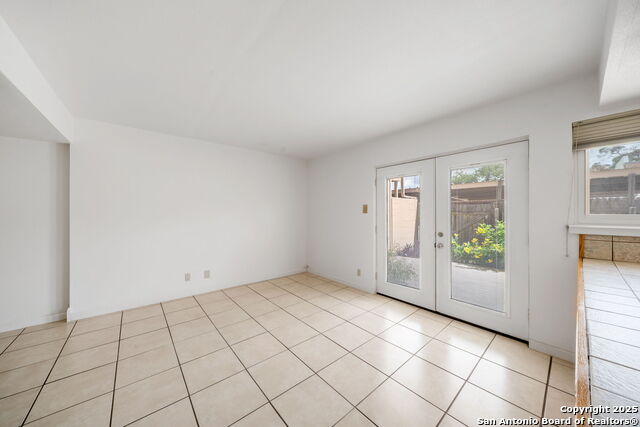 Listing photo id 6 for 6659 Crown Ridge 6659