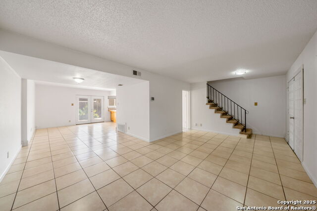 Listing photo id 7 for 6659 Crown Ridge 6659