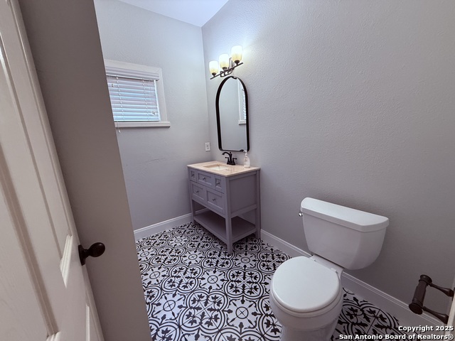 Image 19 of 21 For 2222 Huisache
