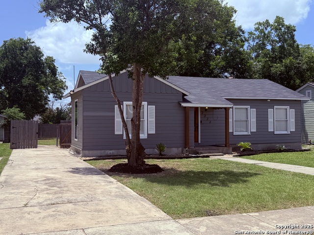 Image 2 of 21 For 2222 Huisache