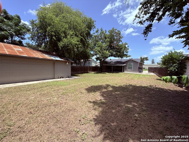 Image 3 of 21 For 2222 Huisache