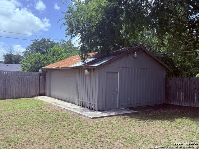 Image 4 of 21 For 2222 Huisache