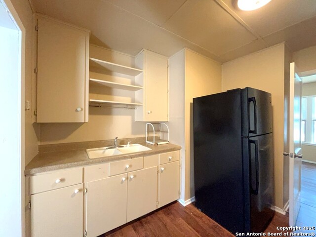 Listing photo id 11 for 103 Harwood Dr