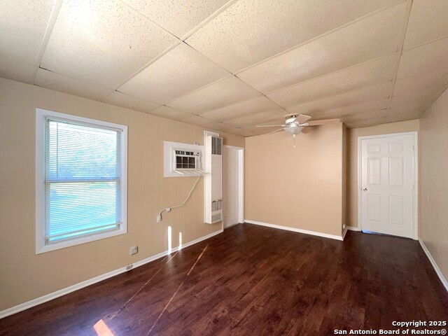 Listing photo id 12 for 103 Harwood Dr