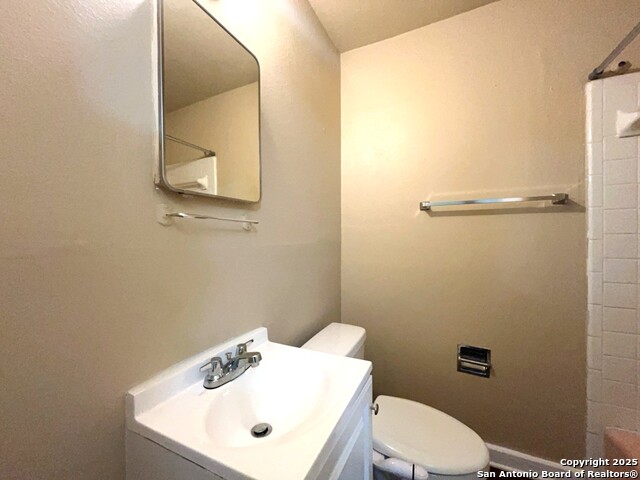 Listing photo id 17 for 103 Harwood Dr